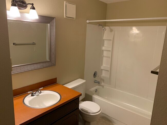 Foto del edificio - 1924 87th Avenue Ct W