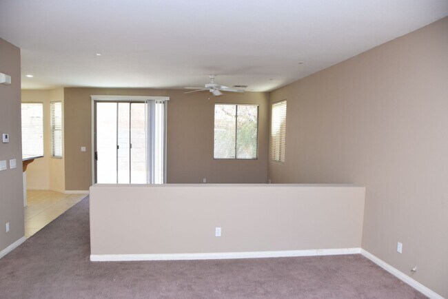 Foto del edificio - 7140 N Campbell Rd