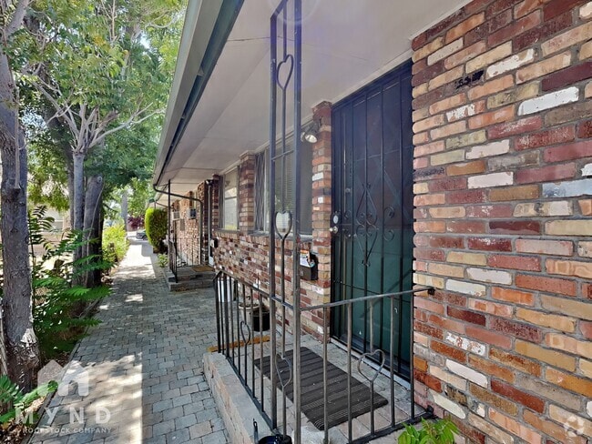 Building Photo - 229 Claremont St