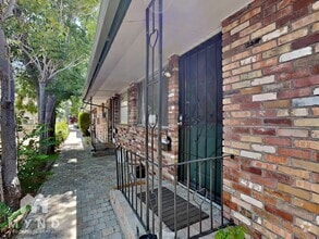 Building Photo - 229 Claremont St
