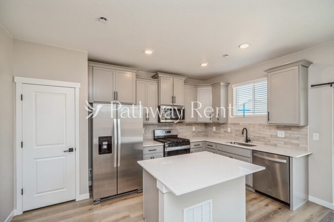 Building Photo - 9424 Yampa St