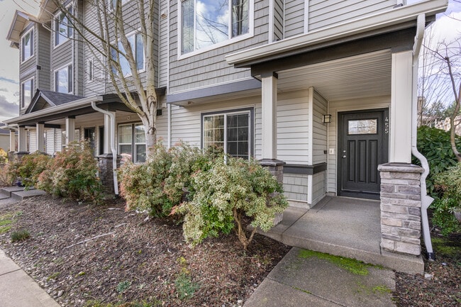 Building Photo - 455 NW Edgeway Dr