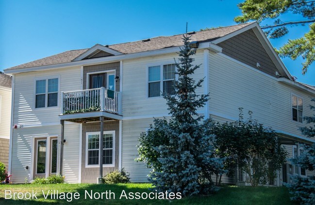 Foto del edificio - 301-243 Brook Village Rd
