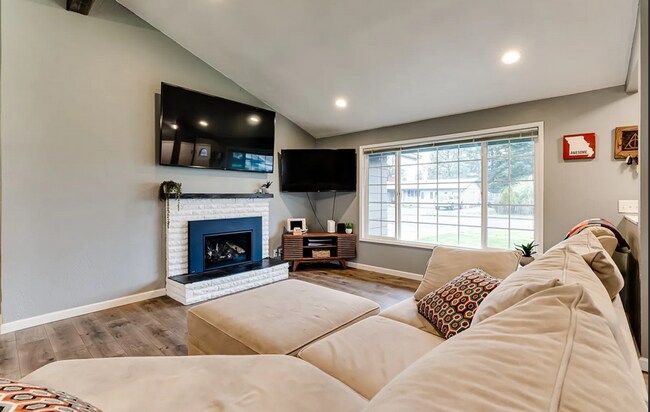 Foto del edificio - Riverroad Three Bedroom!