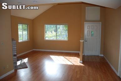 Building Photo - 876 Newport Cir