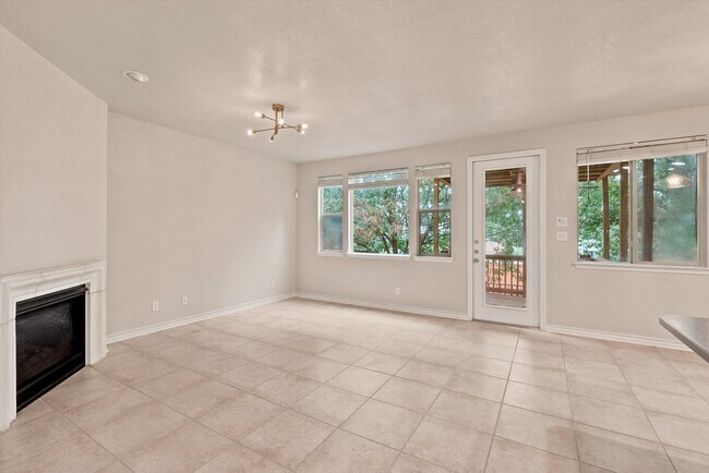 Foto del edificio - 4110 Woodbridge Way