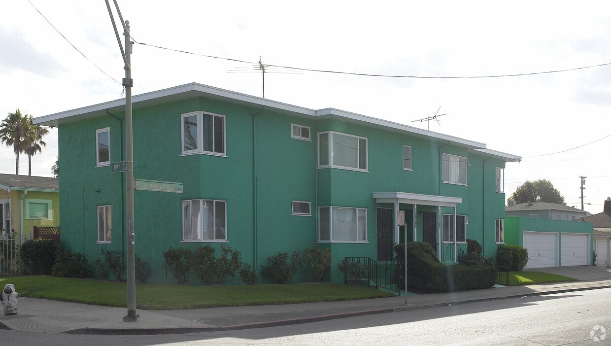 Foto principal - 8908-8910 Plymouth St