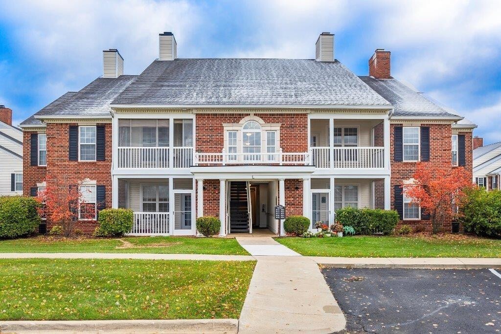 Foto principal - 854 W Summerfield Gln Cir