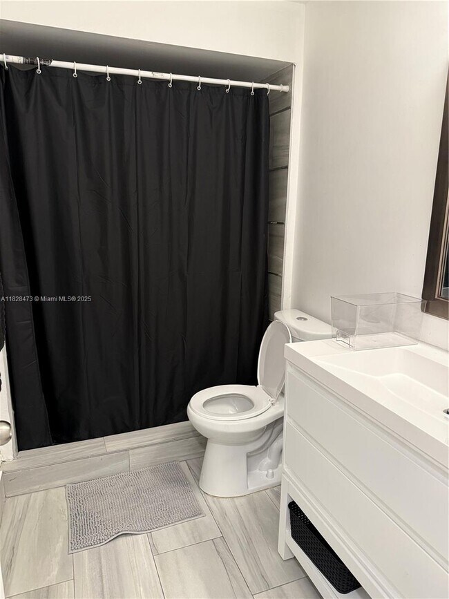 Foto del edificio - 1339 NW 122nd Terrace
