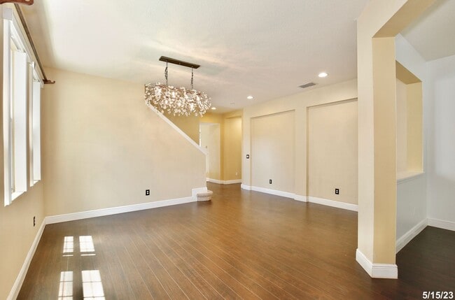 Building Photo - Gorgeous 4/3.5 Home with a Large Fenced Ba...