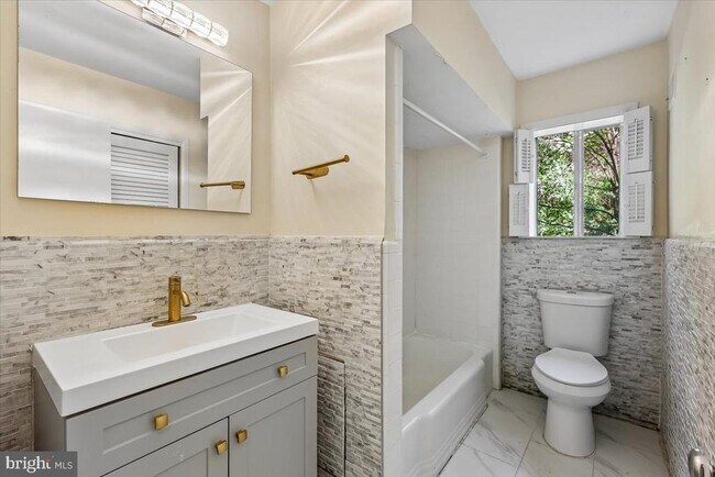 Foto del edificio - 5011 Sentinel Dr