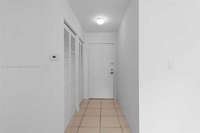 Foto del edificio - 1688 West Ave