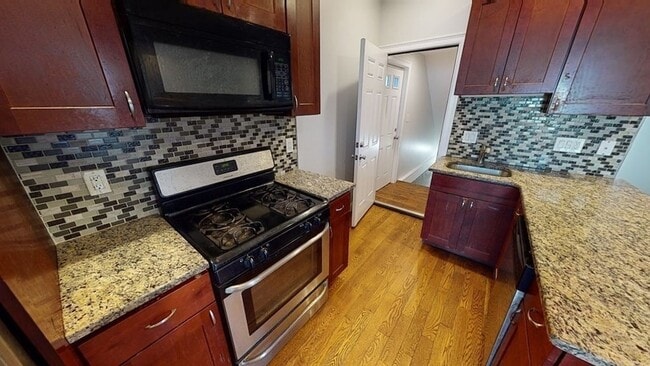 Building Photo - 27 Chestnut Ave