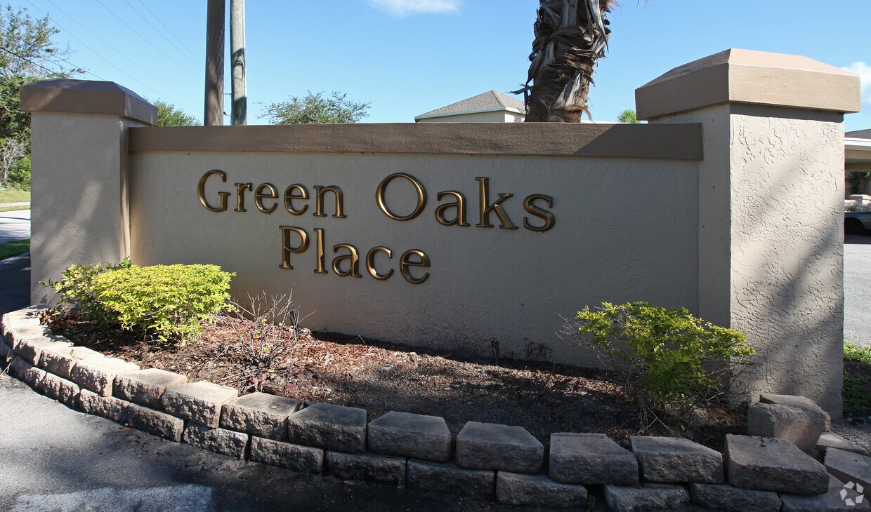 Foto del edificio - Green Oaks Place