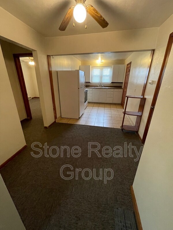 Foto del edificio - 9750 E Terry Ave