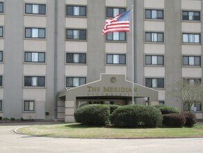 Building Photo - 11550 Southfork Ave
