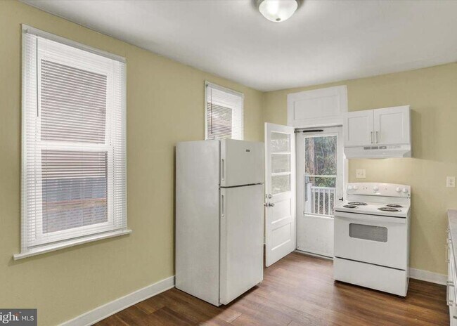 Foto del edificio - Section 8 considered.  Fully renovated 3 Bed