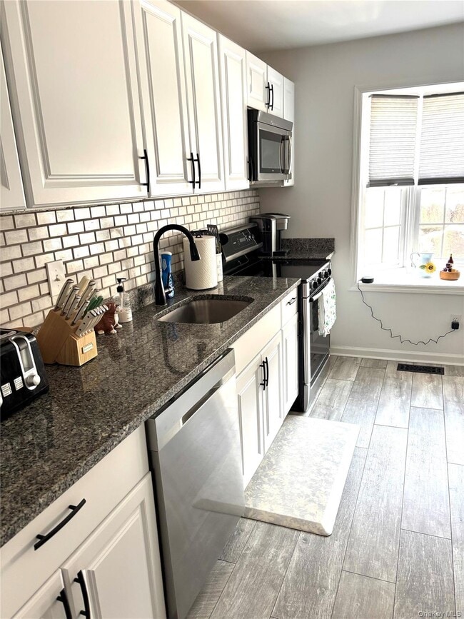 Foto del edificio - 119 Willow Ct