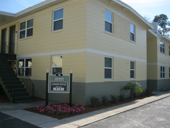 Almeda Apartments - 3715-3801 Almeda St Jacksonville, FL