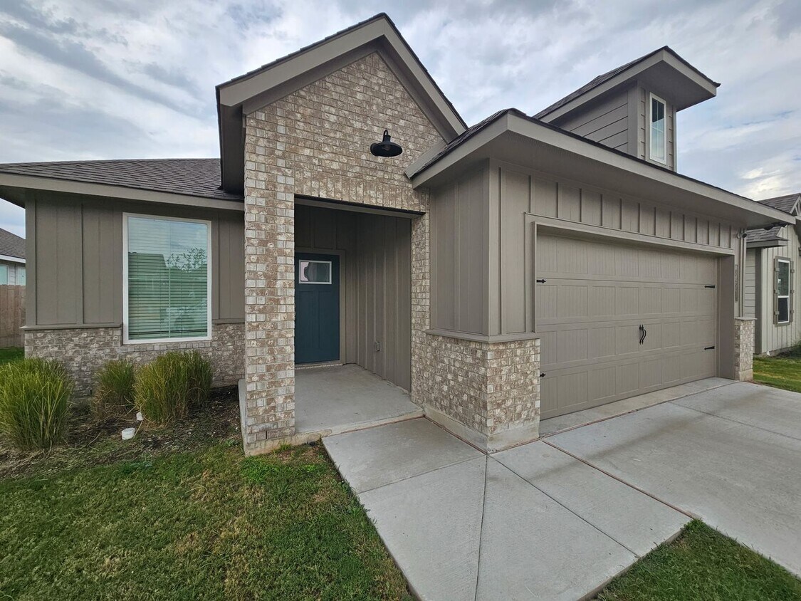 Foto del edificio - 931 James Parker Cir