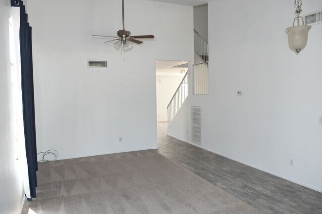 Building Photo - 16025 W Diamond St