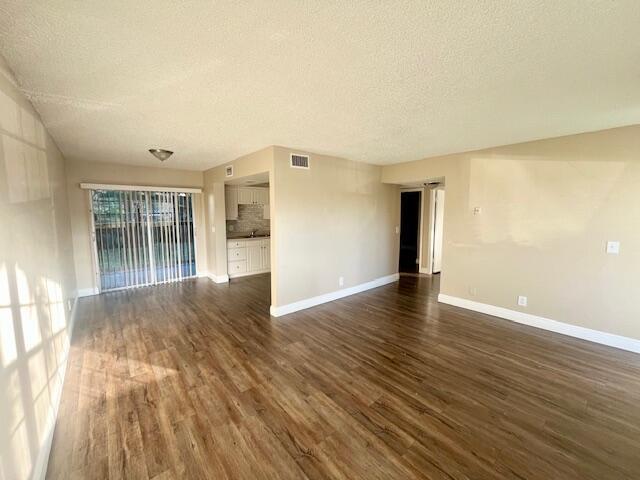 Foto del edificio - 3440 Rudolph Rd