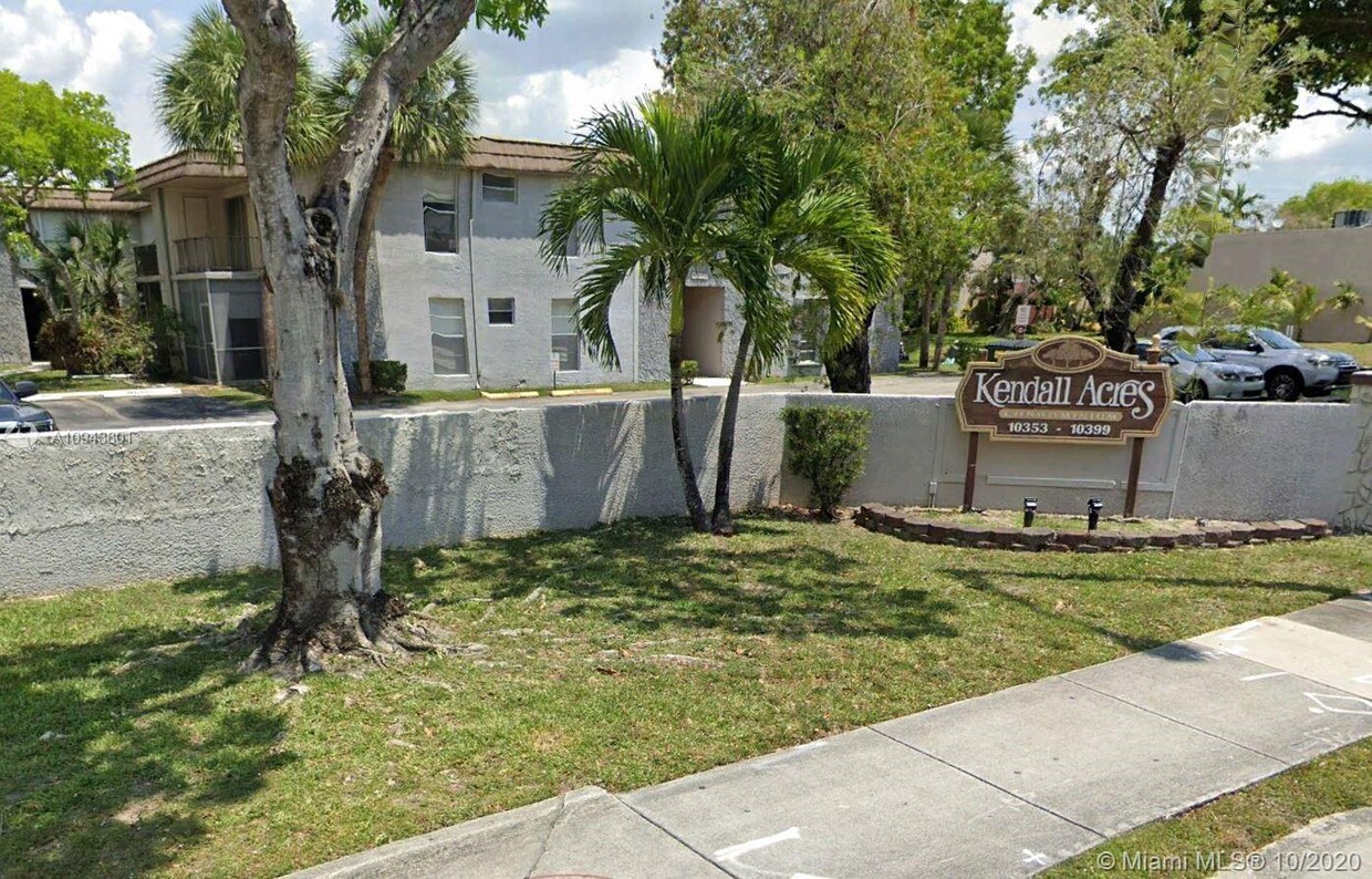 Primary Photo - 10387 N Kendall Dr