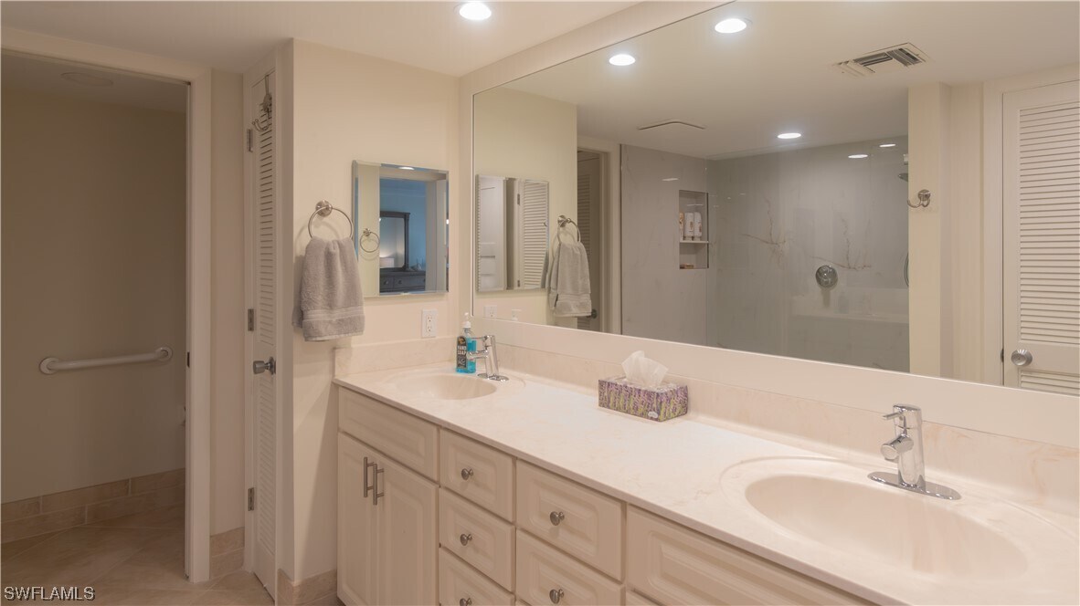 Building Photo - 1011 Swallow Ave