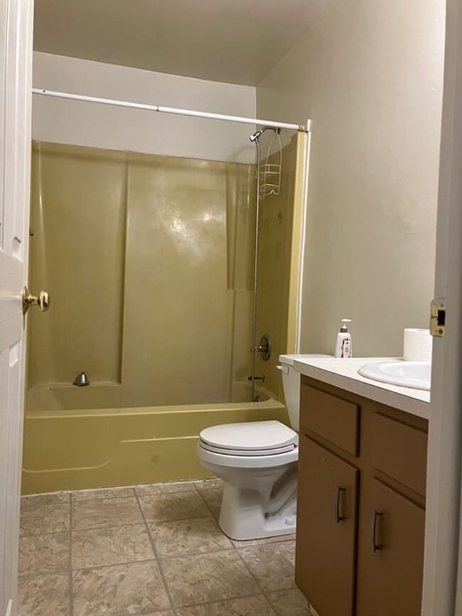 Photo - RANCH STYLE 2 BEDROOM DUPLEX FOR LEASE Townhome