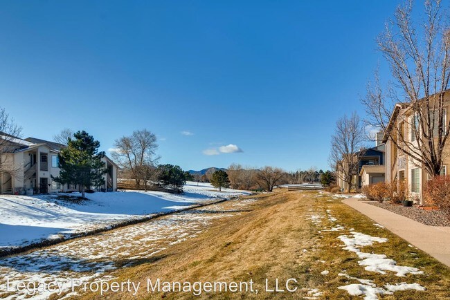 Foto del edificio - 2 br, 2 bath House - 5431 S Dover St. #103