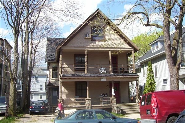 Primary Photo - 2 br, 1 bath Apartment - 711 E Ann St Apt #3