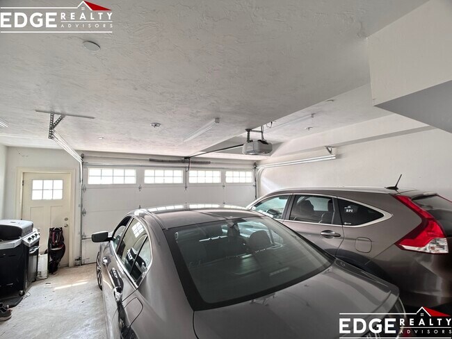 Building Photo - 10 Cufflin St