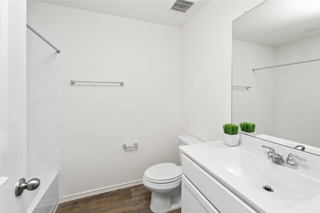 Foto del edificio - 4227 Bedwyn Bay Dr