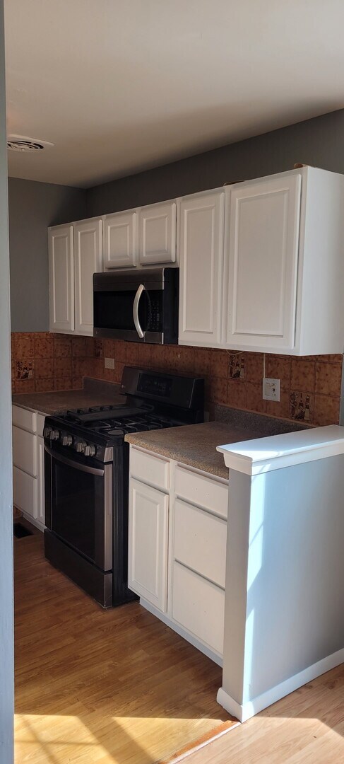 Building Photo - 307 Somerset Ln