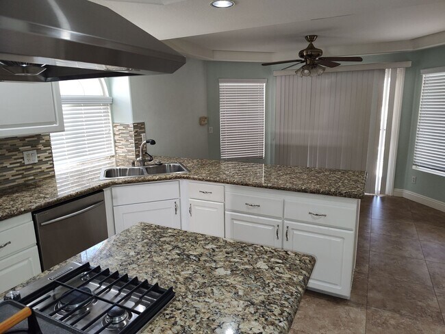 Foto del edificio - Stunner with pool