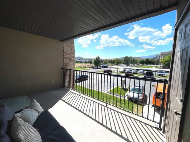 Foto del edificio - 3561-3585 E Rock Creek Rd