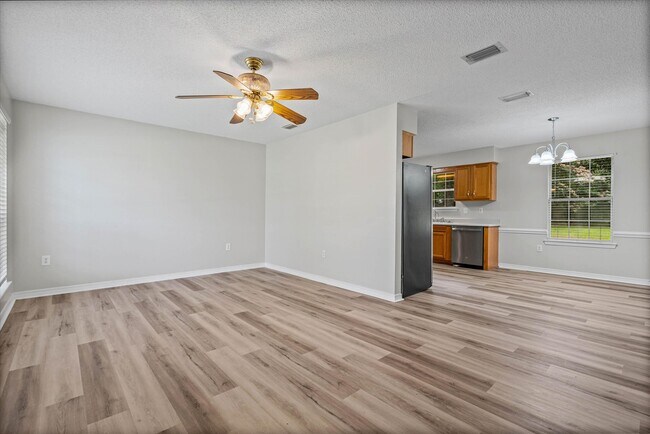 Foto del edificio - 22710 Mattingly St