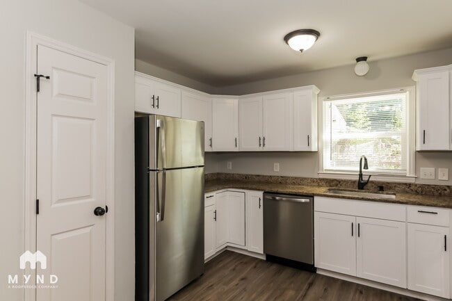 Building Photo - 4726 Dawnwood Dr
