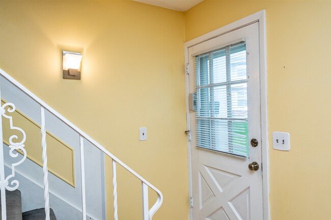 Foto del edificio - 915 Oakcrest St