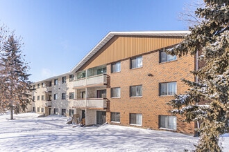 Building Photo - Lakewood Manor