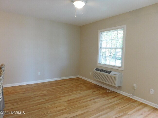 Building Photo - 710 Craven St