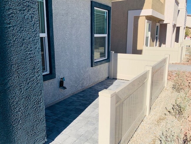 Building Photo - AMIGO TRAILS - BRAND NEW TOWNHOME