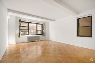 Building Photo - 30 E 37th St