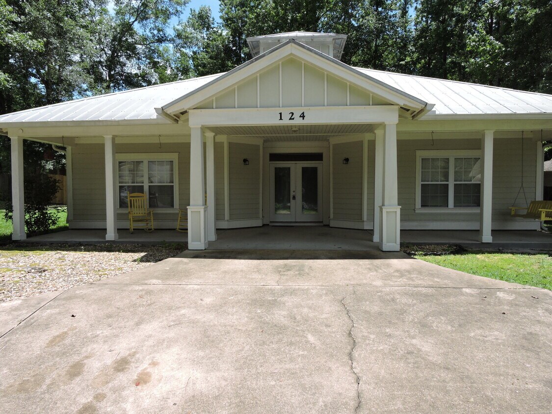 Foto principal - 124 Fairway Dr