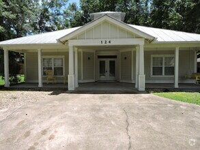 Building Photo - 124 Fairway Dr
