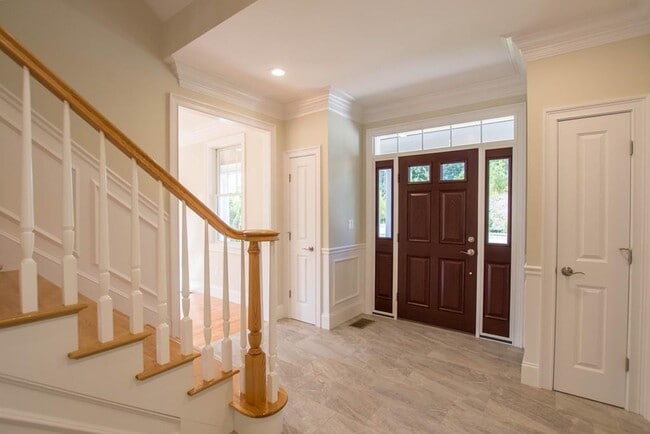 Building Photo - 12 Cart Path Ln