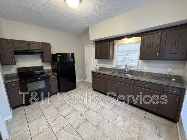 Building Photo - 1629 Hoefgen St