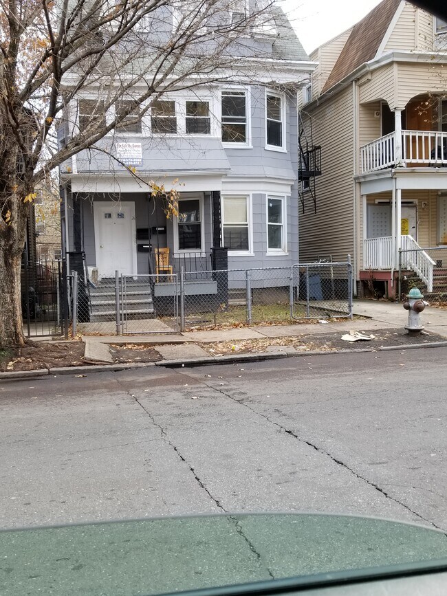 Entrada - 24 N 18th St