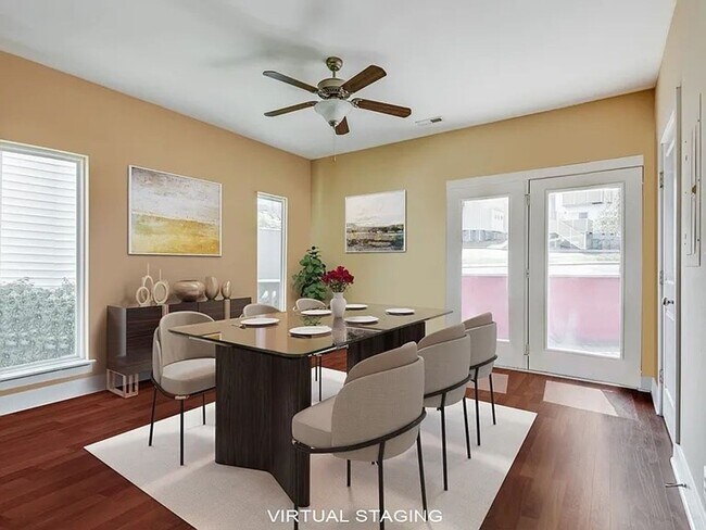 Foto del edificio - 3 Bed 2.5 Bath Luxury Townhome