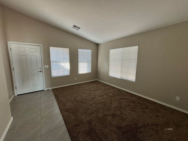 Building Photo - 1025 Gila Dr